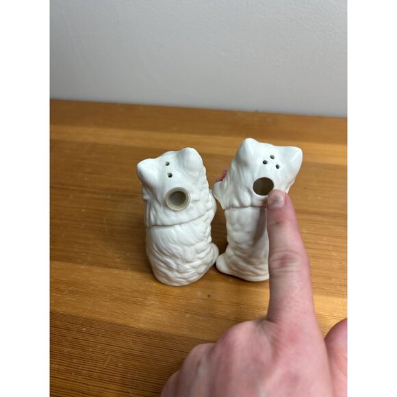 cat yarn ball (glued back on) salt and pepper shakers ceramic- no sound - Picture 2 of 8